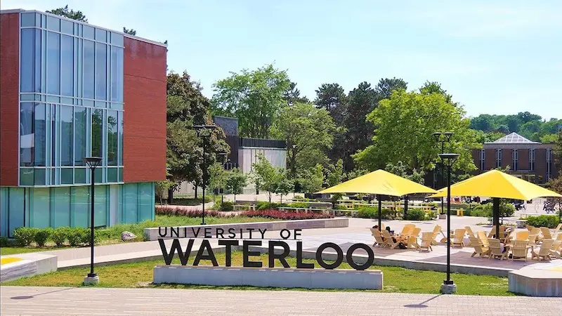 waterloo üniversitesi