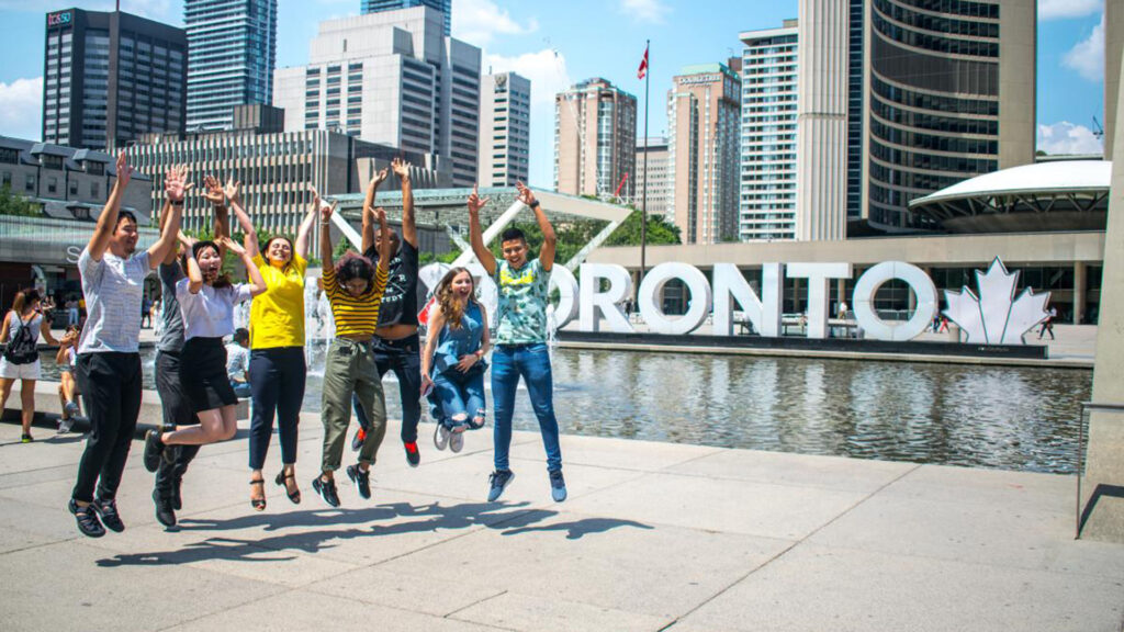 CES Centre of English Studies Toronto Dil Okulu